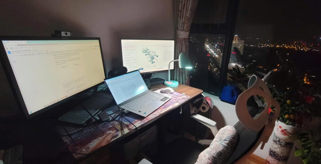 Một góc làm việc online của Hiền Tâm Lý